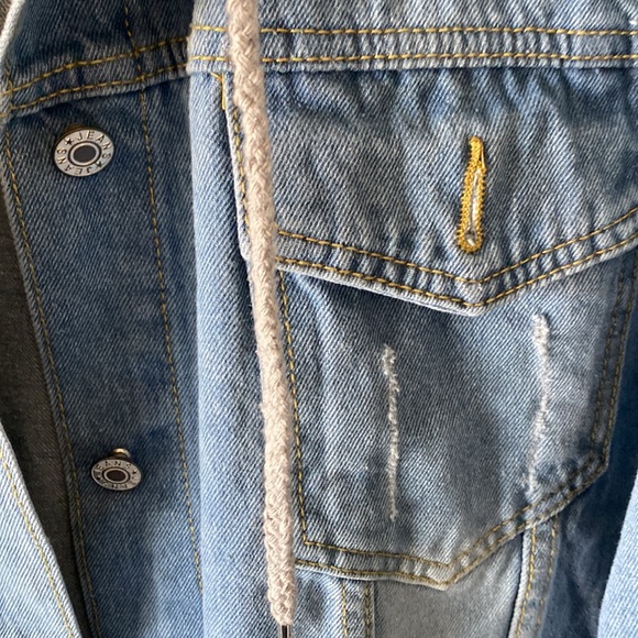 LifeShe Women's Detachable Hoodie Light Denim Jacket - Picture 3 of 5